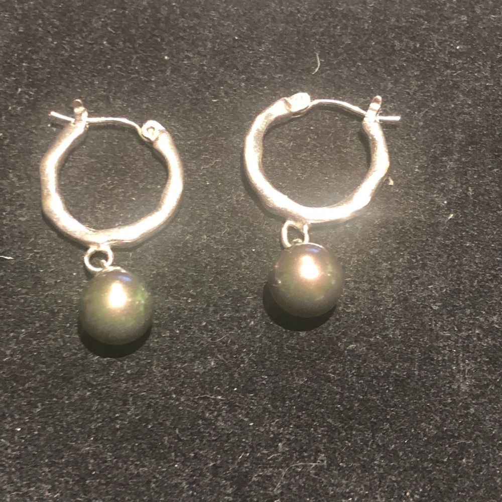 14K White Gold Black Pearl Earrings - Picture 2 of 6